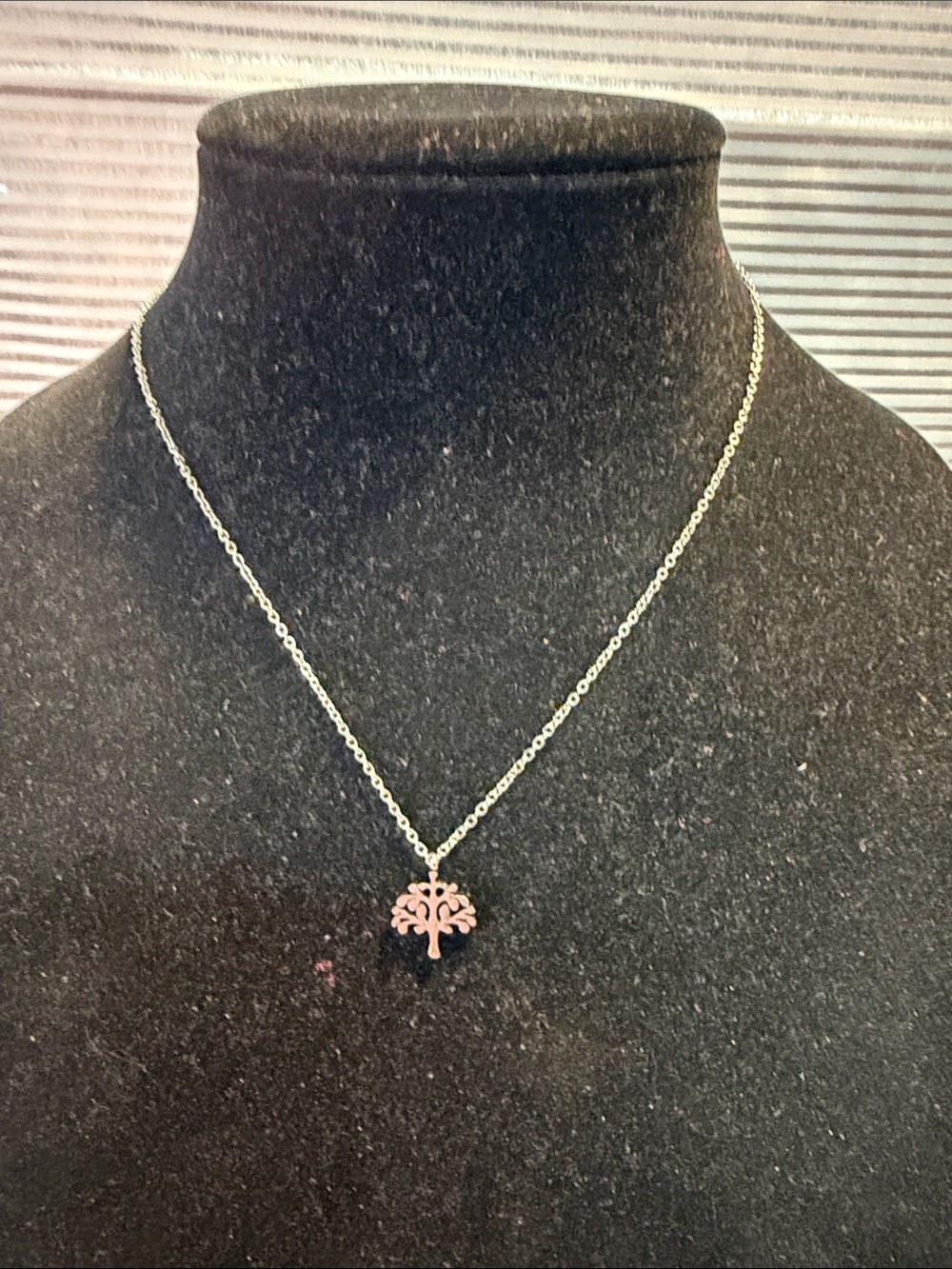 Source Unknown Silver Chain Necklace with Pink Tree of Life Charm